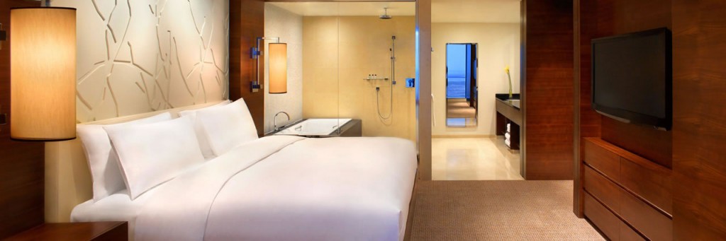 Grand-Hyatt-Macau-Deluxe-King-Bedroom
